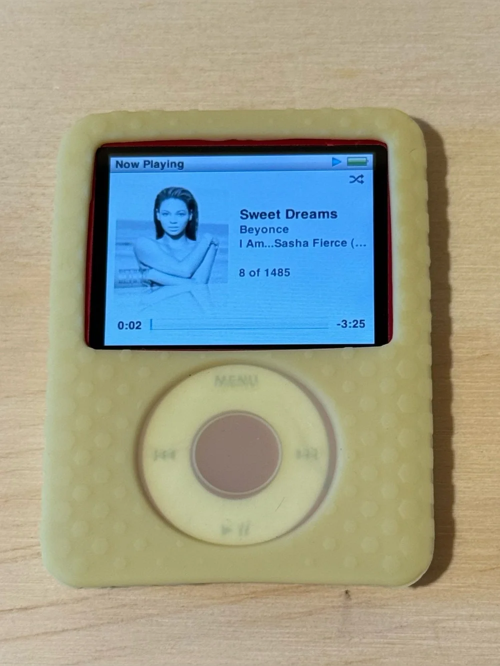 iPod Nano A1236 8GB Red Tested Battery 8-10Hr w/Charg-1485-Songs Read Info Blw!